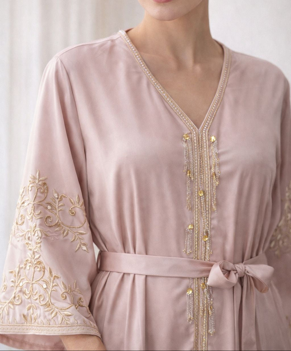 Elegant Swirl Detail Belted Abaya