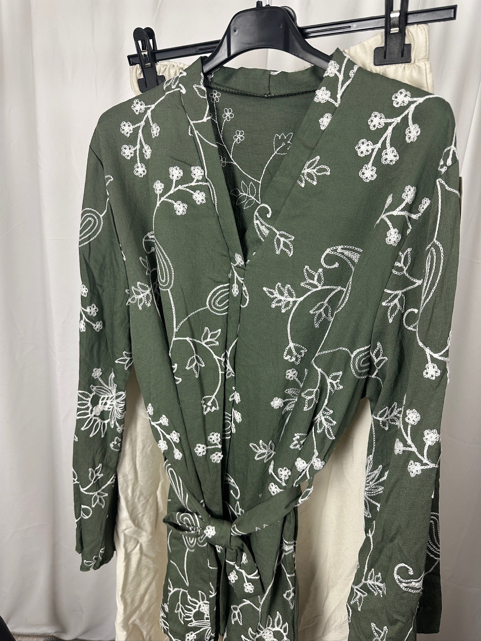 Embroidered floral thread detail belted set