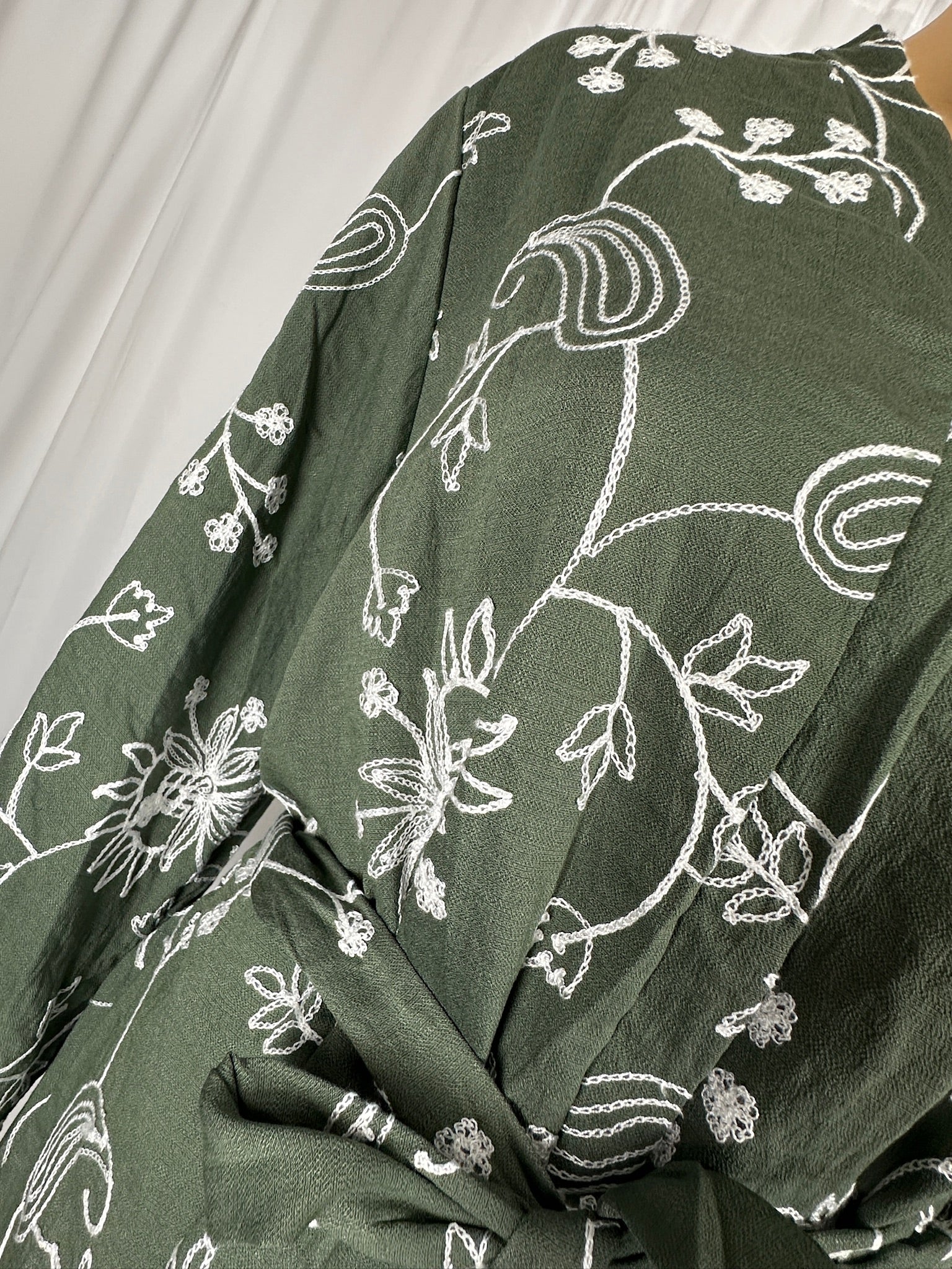 Embroidered floral thread detail belted set
