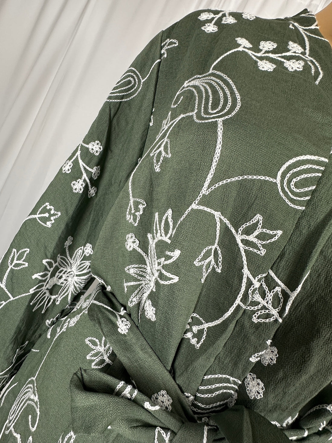 Embroidered floral thread detail belted set