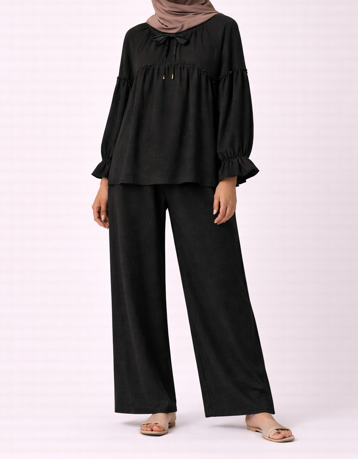 Simple ruffle detail coord two piece set