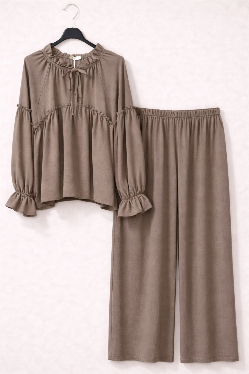 Simple ruffle detail coord two piece set