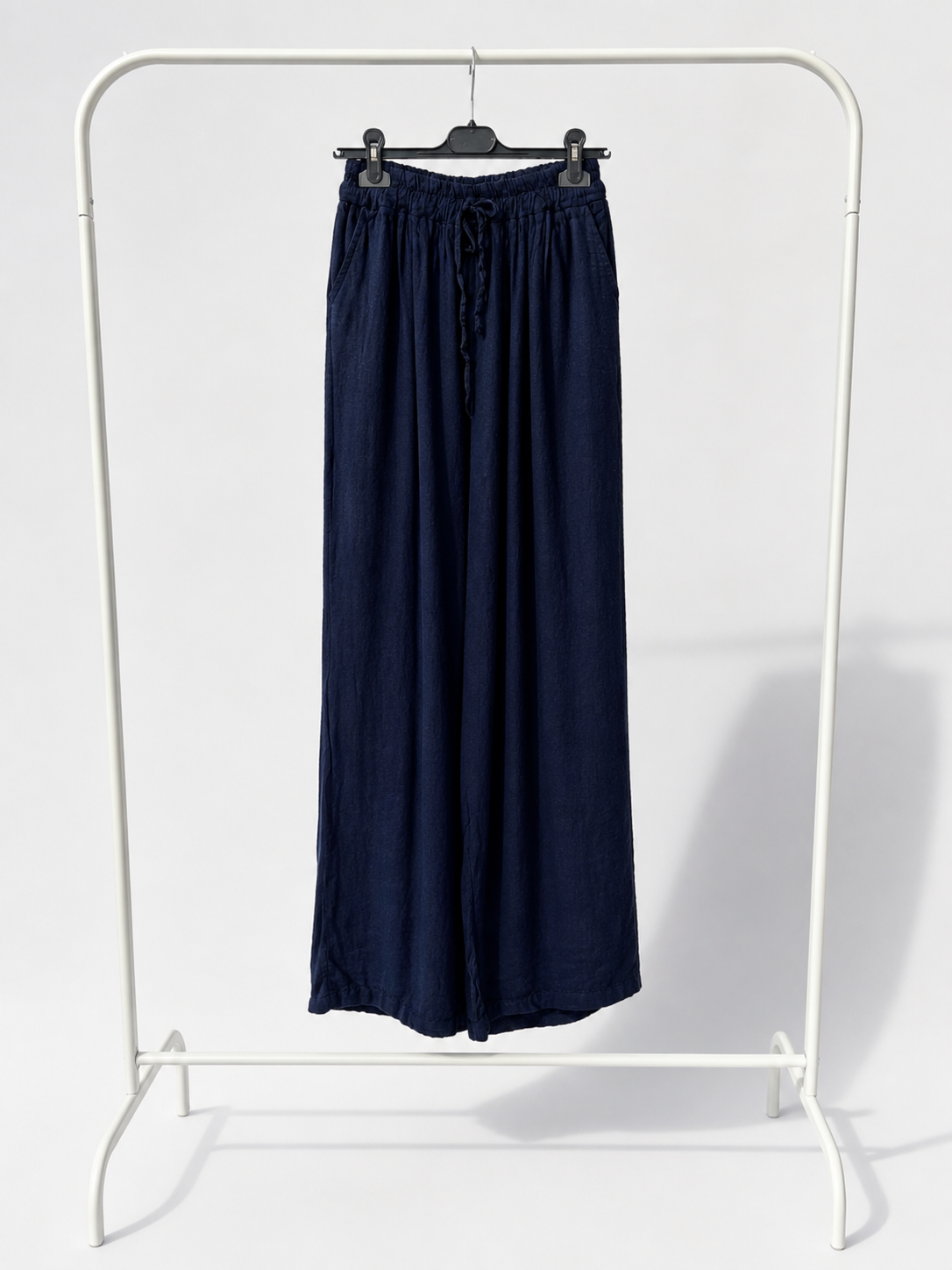 Women's lightweight comfortabe wide leg trouser