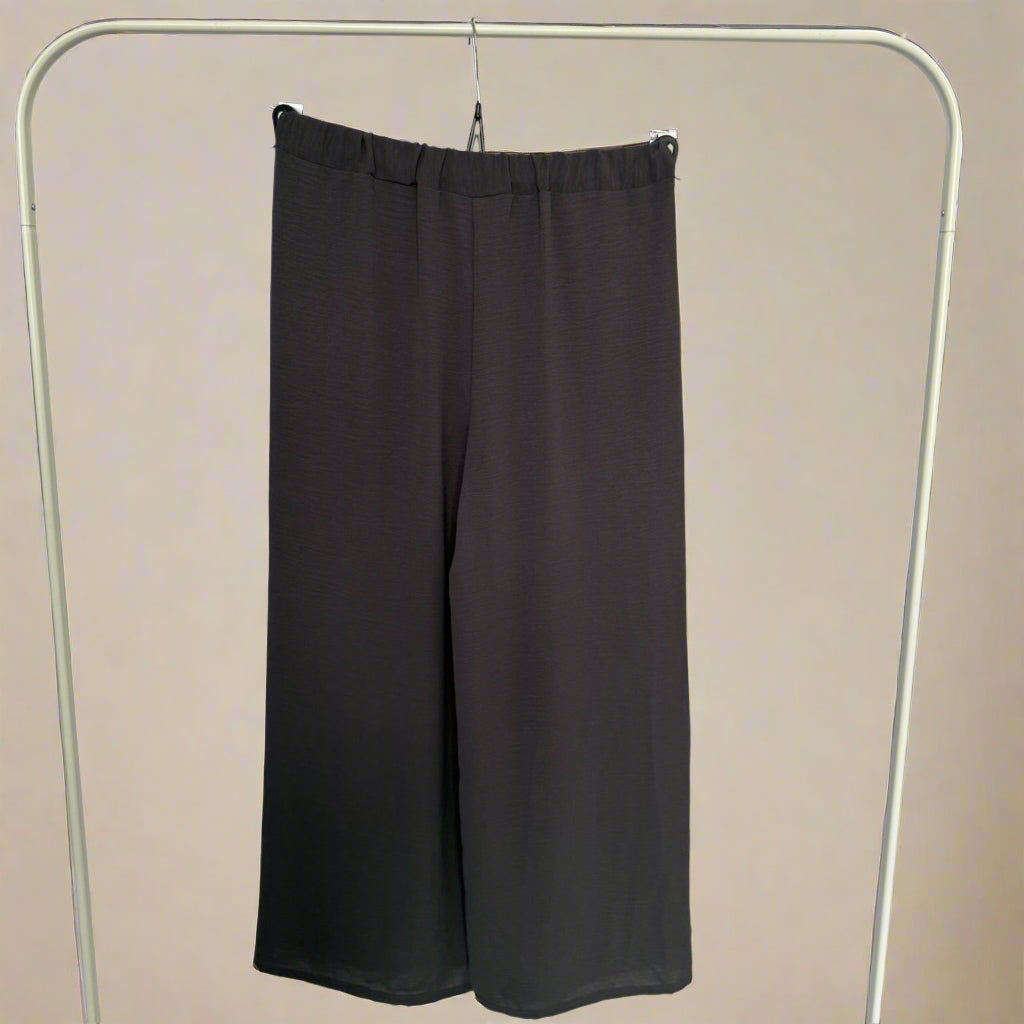 Daily essential straight leg trousers