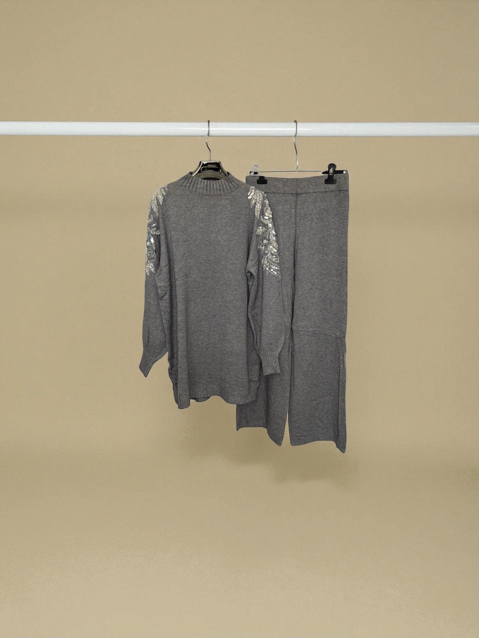 High-neck Embellished Set