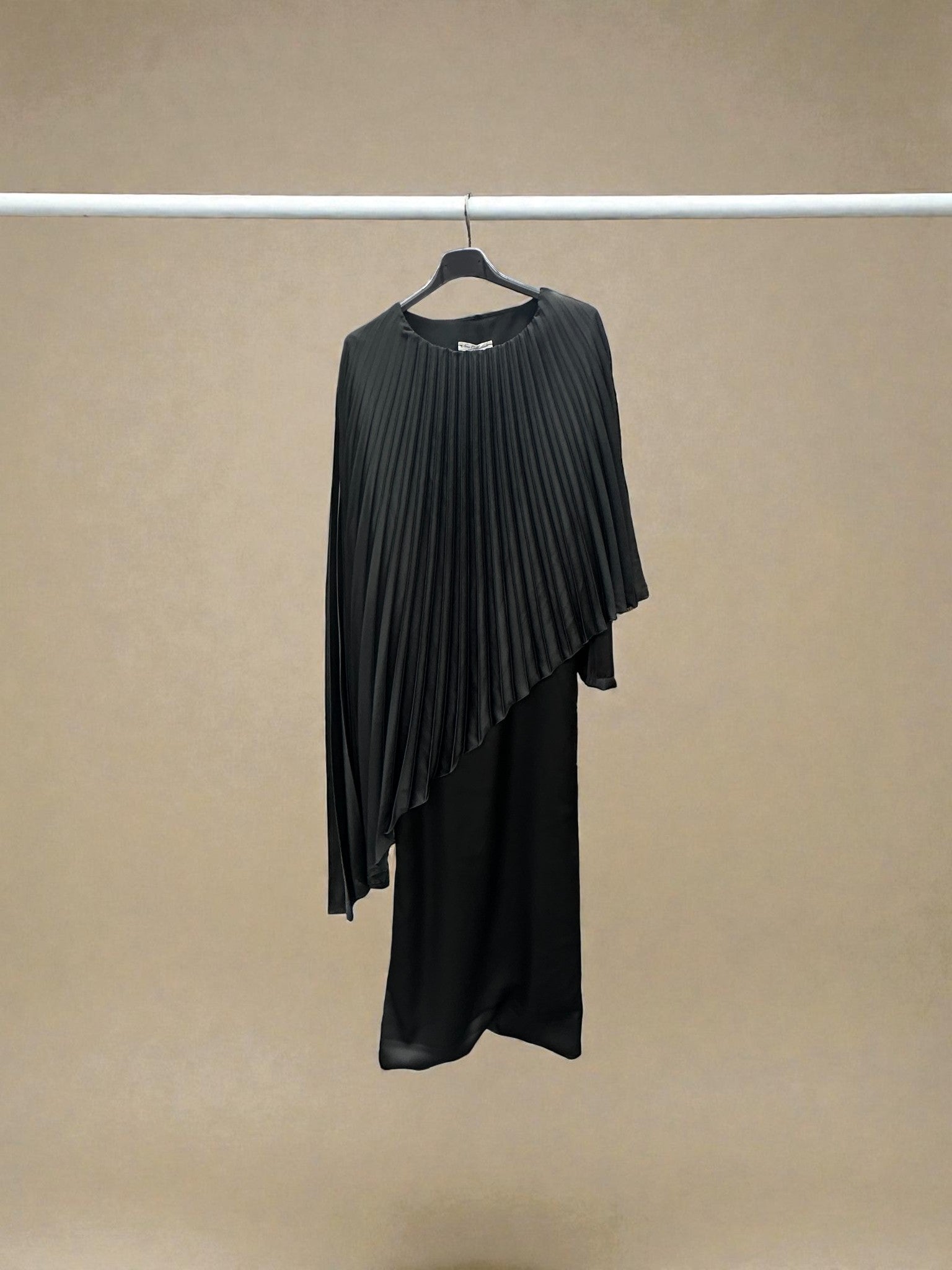 Pleated layer maxi dress